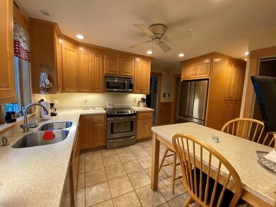 14 Paul St, Worcester, MA 01606 - photo 5