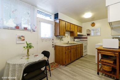 18413 Argyle Ave, Homewood, IL 60430 - photo 4