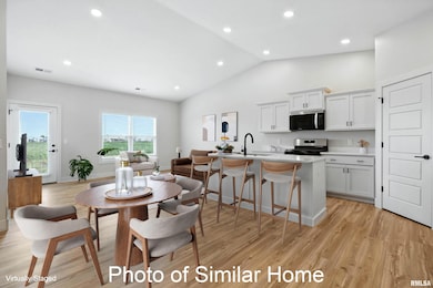 553 N 4th Ave, Eldridge, IA 52748 - photo 5