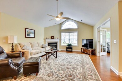 Living room v 1