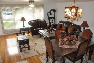 9153 E Prairie Rd, Evanston, IL 60203 - photo 5