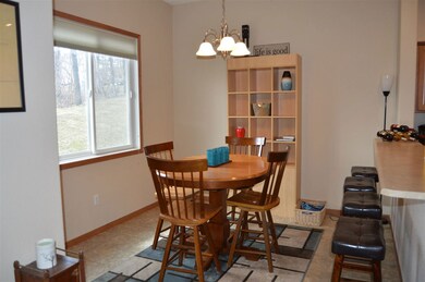 1514 Asbury Ln, Waterloo, IA 50701 - photo 5