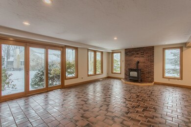 7 Violette Cir, Shrewsbury, MA 01545 - photo 2