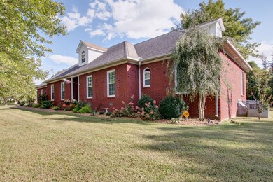 105 Stowers Ln, Shelbyville, TN 37160 - photo 2