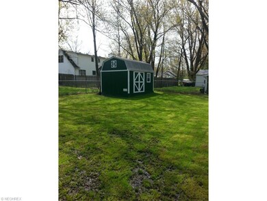 731 Community Rd, Sheffield Lake, OH 44054 - photo 2