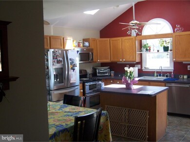 137 Abbey Dr, Royersford, PA 19468 - photo 5