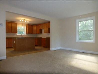 16 Mayhew Rd, MerriMacK, NH 03054 - photo 5