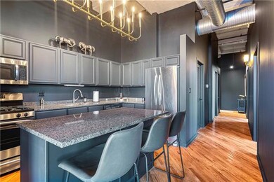 2107 Grand Ave unit 605, Kansas City, MO 64108 - photo 3