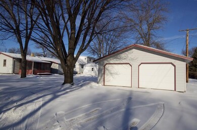 302 13th Ave NE, Jamestown, ND 58401 - photo 4