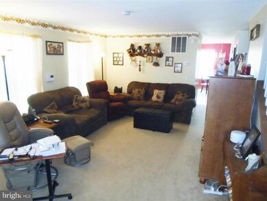 407 Gandy Dancer Ct, Hagerstown, MD 21740 - photo 2