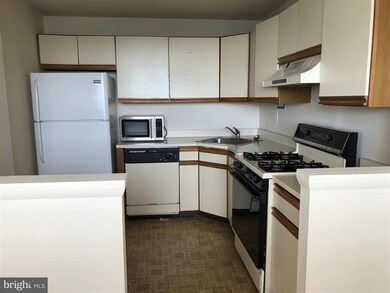 Radnor House unit 704, Bryn Mawr, PA 19010 - photo 2