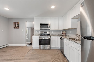 90 Huron St, Warwick, RI 02889 - photo 2