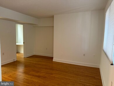 116 N Indian Aly unit 203, Winchester, VA 22601 - photo 4