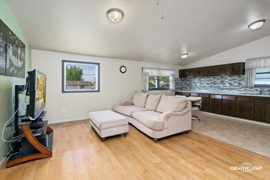 142 Toro Cir, Carpentersville, IL 60110 - photo 4