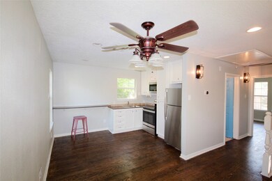 926 Allston St unit B, Houston, TX 77008 - photo 5