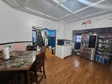 35 Tuttle St, Revere, MA 02151 - photo 4