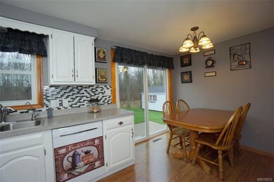 2776 Homeyer Rd, North Tonawanda, NY 14120 - photo 3