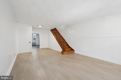 2038 S Darien St, Philadelphia, PA 19148 - photo 6