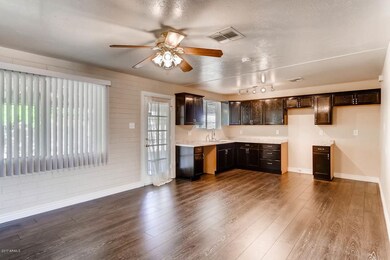 2926 n 51rst Ave Phoenix AZ-large-008-10