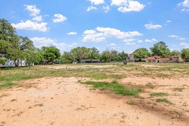 1009 W Travis St unit 4, Fredericksburg, TX 78624 - photo 3