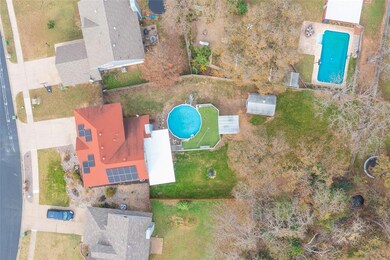 308 Creekside Dr, Hurst, TX 76053 - photo 3