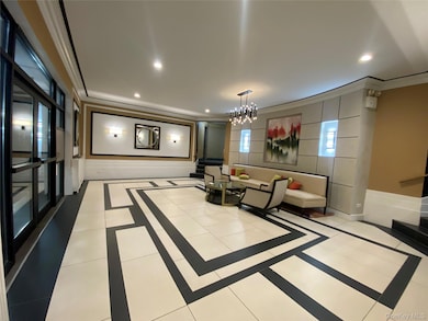 100-11 67th Rd unit 4, Forest Hills, NY 11375 - photo 3