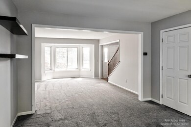 2676 Chateau Ct, Ann Arbor, MI 48103 - photo 4