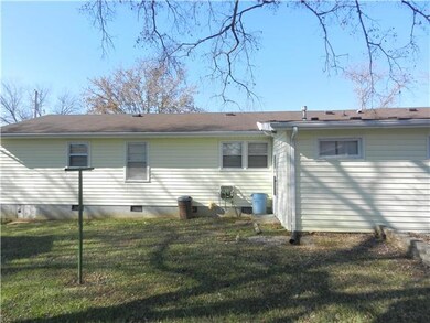 141 Collier Ave, Shelbyville, TN 37160 - photo 3