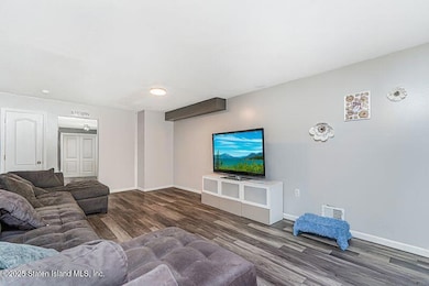 70 Gridley Ave, Staten Island, NY 10303 - photo 4