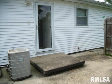 1500 Dorris Heights Rd, Harrisburg, IL 62946 - photo 2