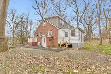 78 Lincoln St, West Springfield, MA 01089 - photo 3