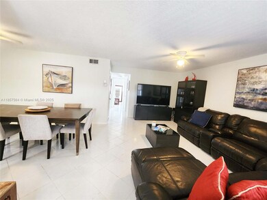 580 Egret Dr unit 322, Hallandale Beach, FL 33009 - photo 4