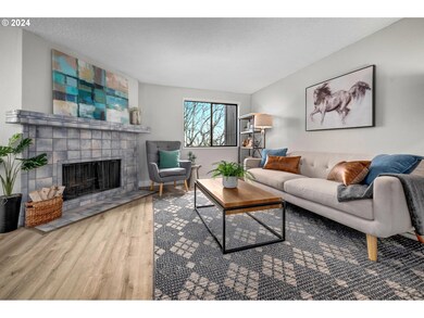 Living Room/Entrance