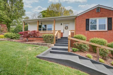 2107 Edgehill Cir, Johnson City, TN 37601 - photo 4