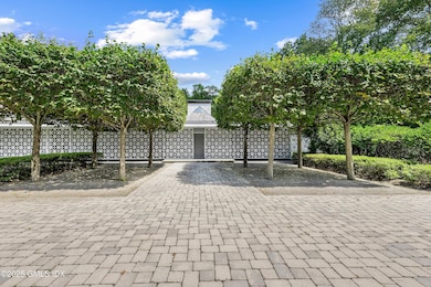 565 Oenoke Ridge, New Canaan, CT 06840 - photo 3