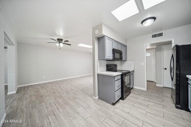 10619 W Hope Dr00019