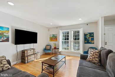 12218 Tildenwood Dr, Rockville, MD 20852 - photo 5