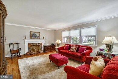 1902 Rampart Dr, Alexandria, VA 22308 - photo 6