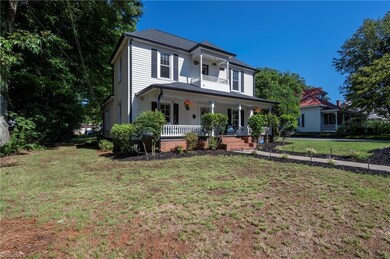 511 Stockton St, Statesville, NC 28677 - photo 3