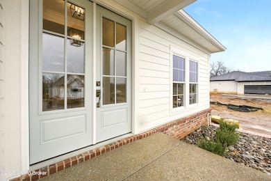 4011 Thomas Farm Dr, Louisville, KY 40299 - photo 2