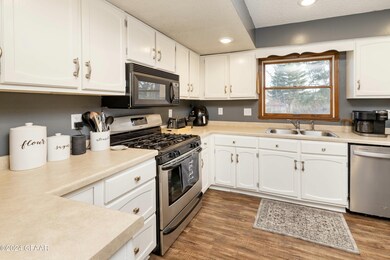 1501 19th St NW, East Grand Forks, MN 56721 - photo 6