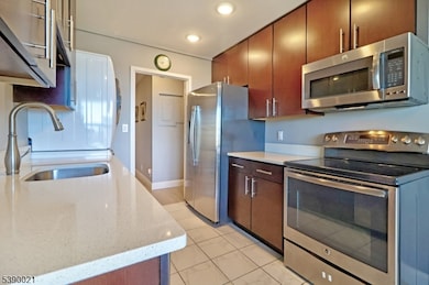 Claridge House II, Verona Twp., NJ 07044 - photo 5