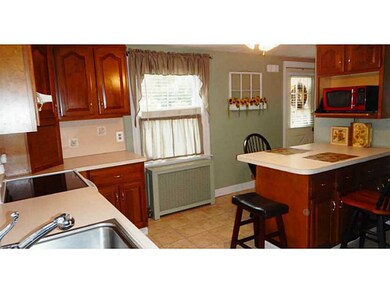 11 Kinne St, West Warwick, RI 02893 - photo 3