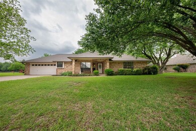 913 Thelma Dr, Granbury, TX 76049 - photo 2