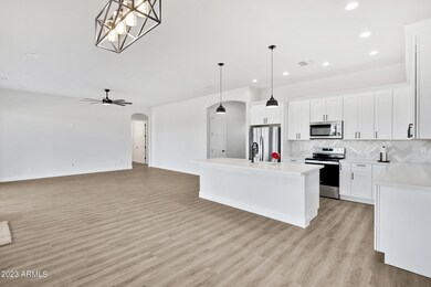 1550 E Kennedy Ave-4