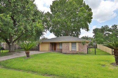 8615 Easter St, Houston, TX 77088 - photo 3