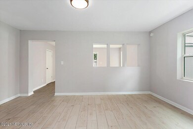 05-Dining Room