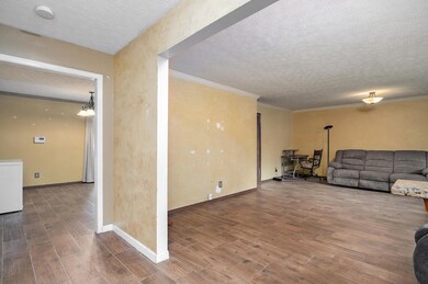 903 N Northview Dr-6