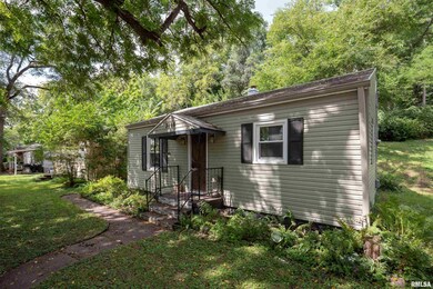 3118 Indian Rd, Davenport, IA 52802 - photo 2