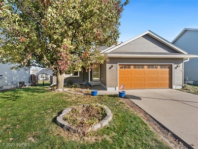 2909 Shadow Creek Ln, Des Moines, IA 50320 - photo 2